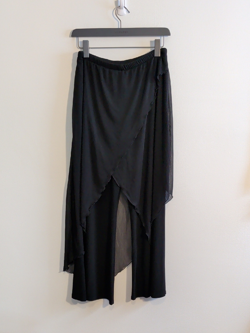VINTAGE JESSICA black asymmetrical skirt layered over pants - size medium